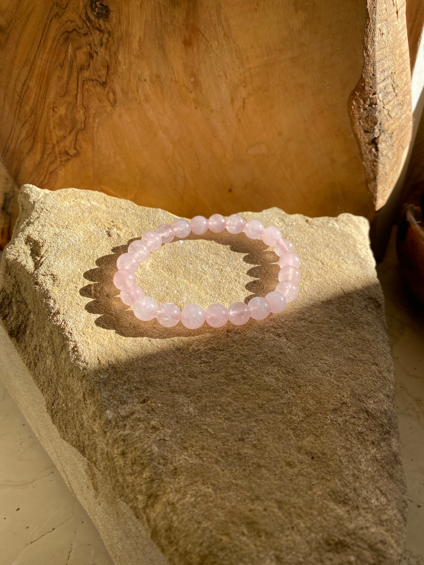 Moyen de quartz rose simple