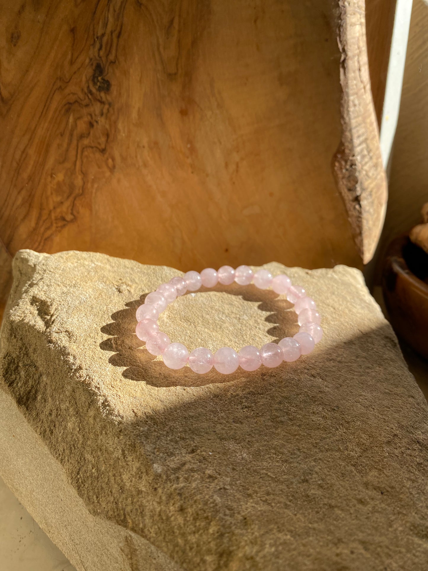 Moyen de quartz rose simple