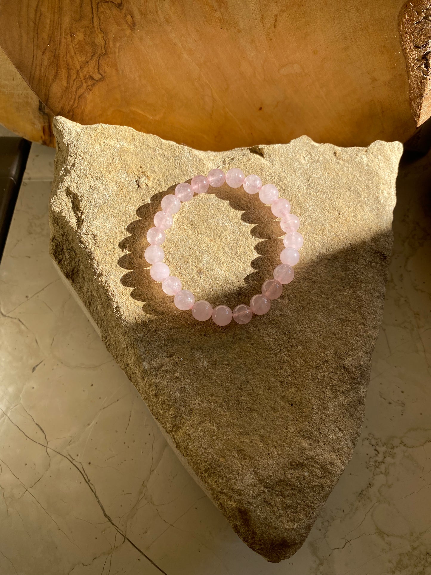 Moyen de quartz rose simple