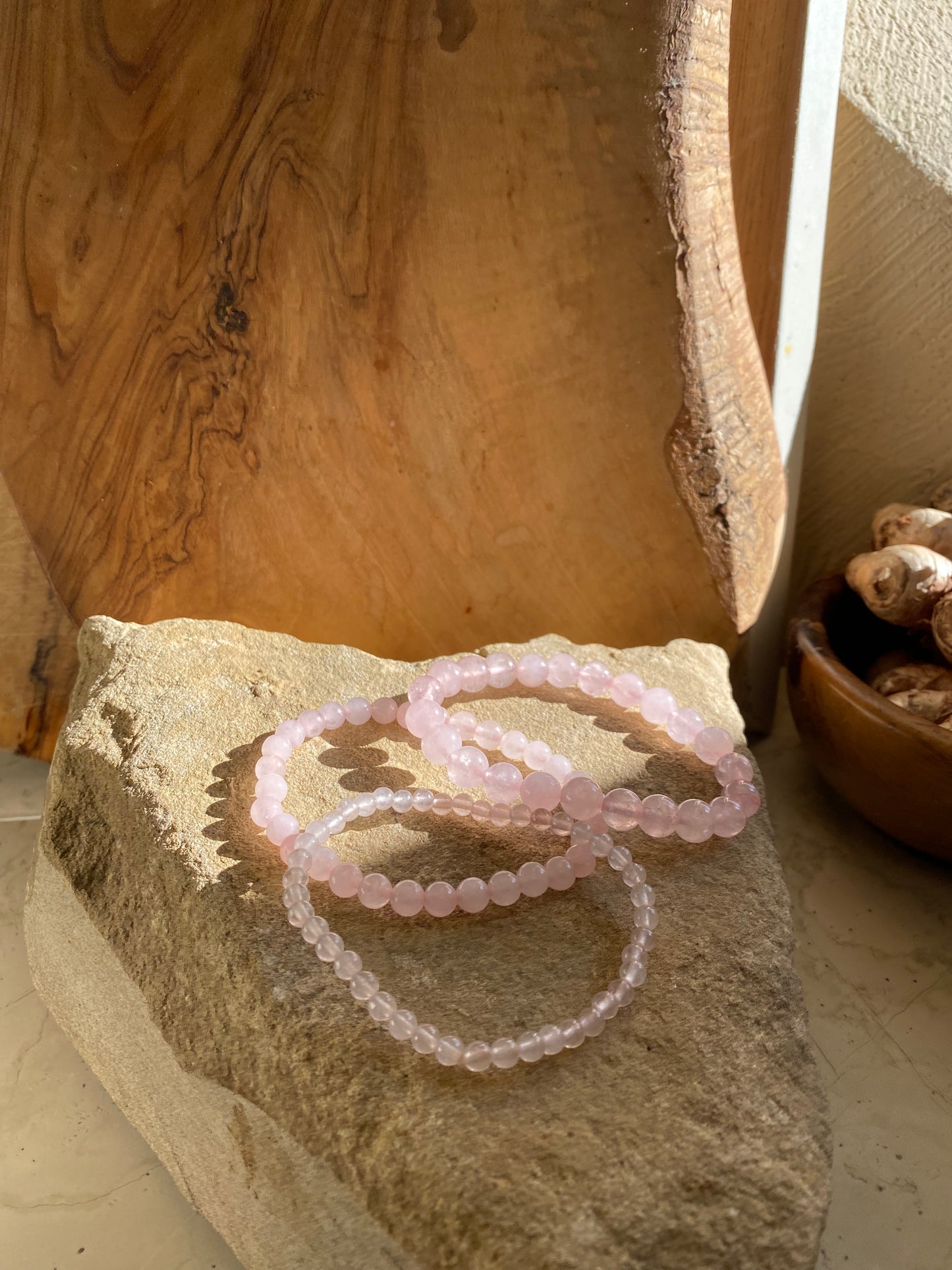 Moyen de quartz rose simple