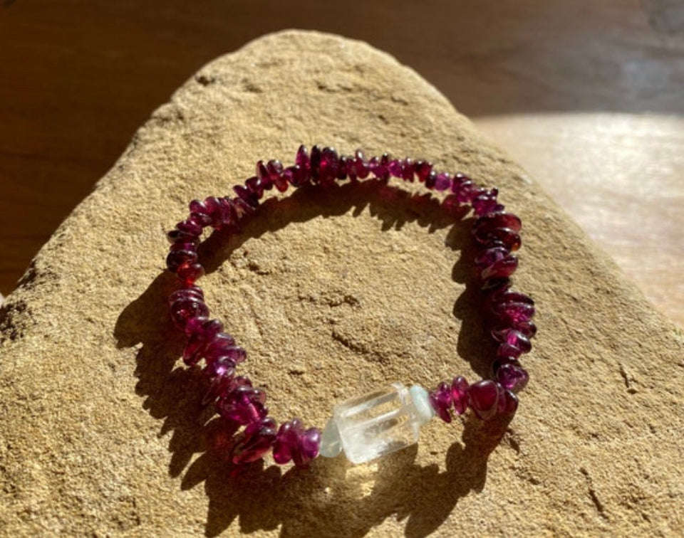 Bracelet Aphrodite Grenat, Cristal & Labradorite
