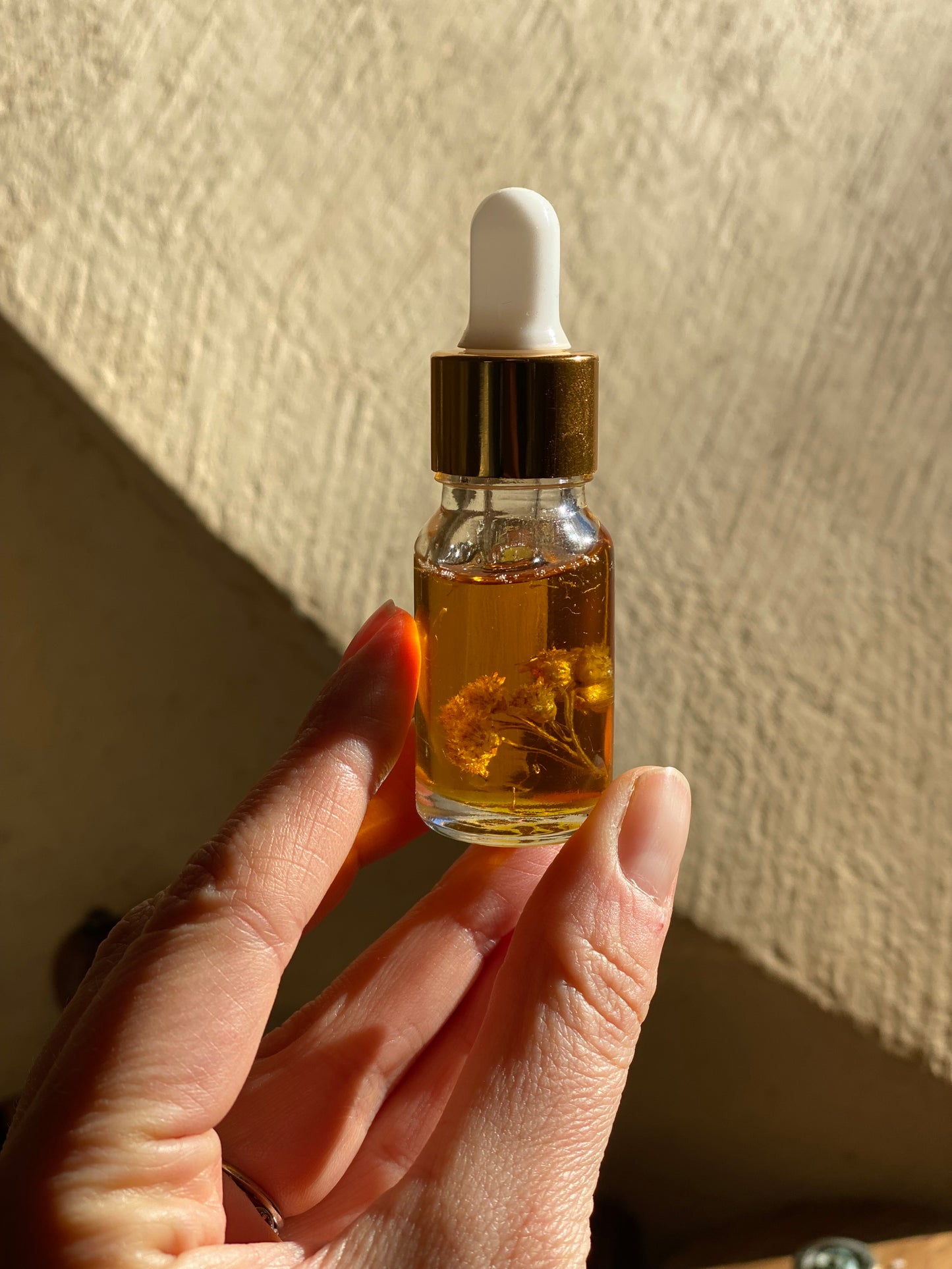 SauveÂge  No. 1 Le Baou Wild Immortelle Beautifying Oil Serum